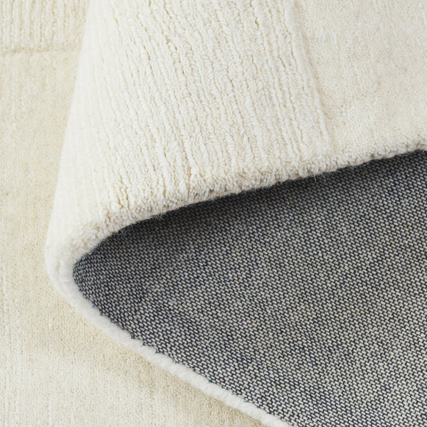 Safavieh Mykonos Contemporary Hand-loomed Area Rug - Luxurious Wool & Cotton Blend For Modern Living Spaces Ivory 80% Wool,20% Cotton Mkn202a-5