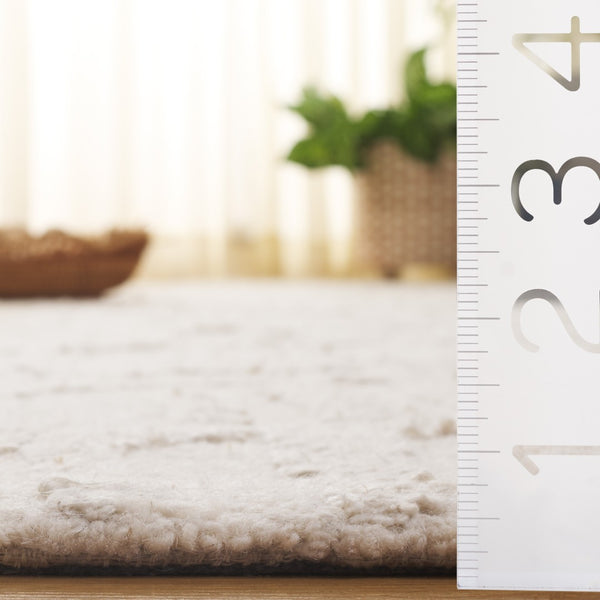 Safavieh Mykonos Hand-tufted Area Rug - Modern Design, Luxurious Wool & Bamboo Silk Blend For Elegant Spaces Ivory ,Beige 55% Wool,45% Bamboo Silk Mkn407a-6