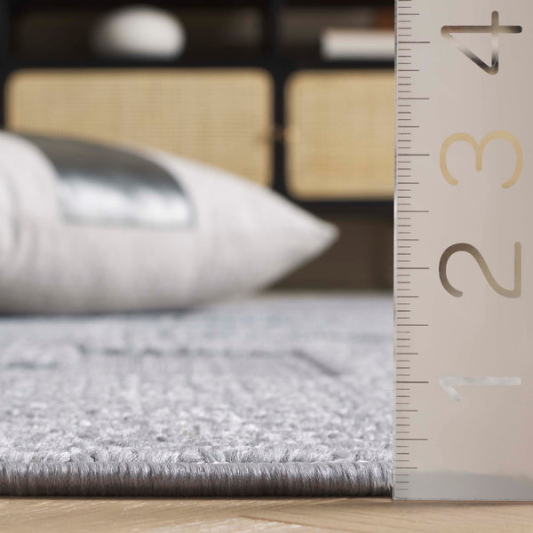 Safavieh Milos Indoor/Outdoor Area Rug - Elegant Geometric Design, Durable, Eco-friendly, Easy To Clean Grey Polypropylene Mlo108f-7sq