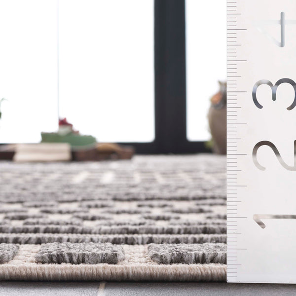 Safavieh Milos Elegant Power-loomed Indoor/Outdoor Rug With Geometric Patterns For Timeless Home Décor Beige ,Grey Polypropylene Mlo110a-28