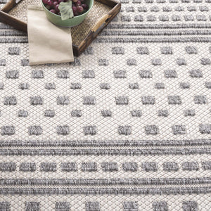 Safavieh Milos Elegant Power-loomed Indoor/Outdoor Rug With Geometric Patterns For Timeless Home Décor Beige ,Grey Polypropylene Mlo110a-28