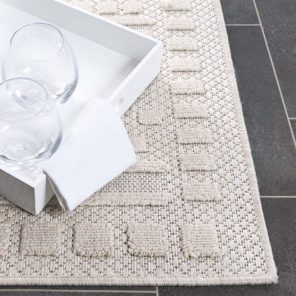 Safavieh Milos Elegant Power-loomed Indoor/Outdoor Rug With Geometric Patterns For Timeless Home Décor Beige Polypropylene Mlo110b-5
