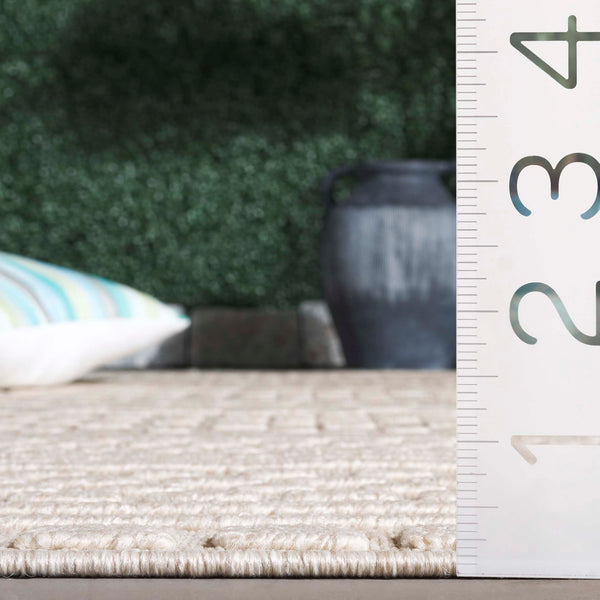 Safavieh Milos Elegant Power-loomed Indoor/Outdoor Rug With Geometric Patterns For Timeless Home Décor Beige Polypropylene Mlo110b-5