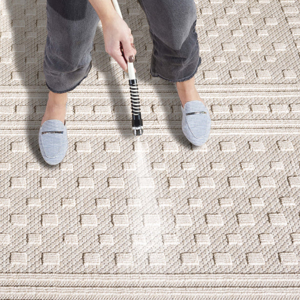 Safavieh Milos Elegant Power-loomed Indoor/Outdoor Rug With Geometric Patterns For Timeless Home Décor Beige Polypropylene Mlo110b-5