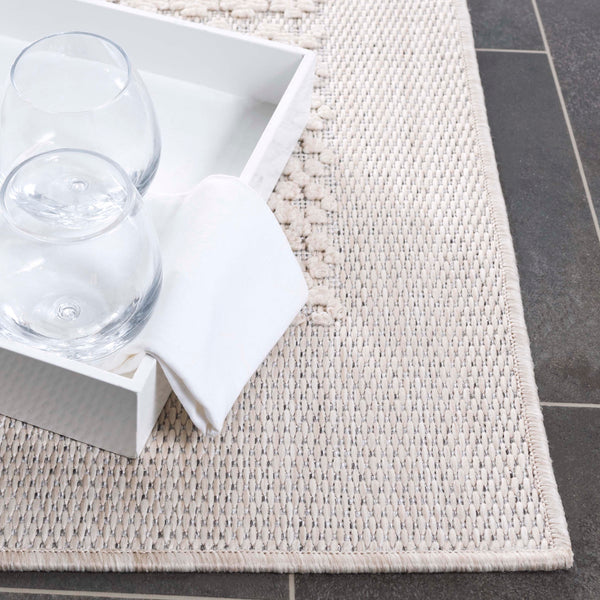 Safavieh Milos Elegant Geometric Rug - Timeless Design, Durable Construction, Perfect For Indoor & Outdoor Spaces Beige Polypropylene Mlo112b-7r