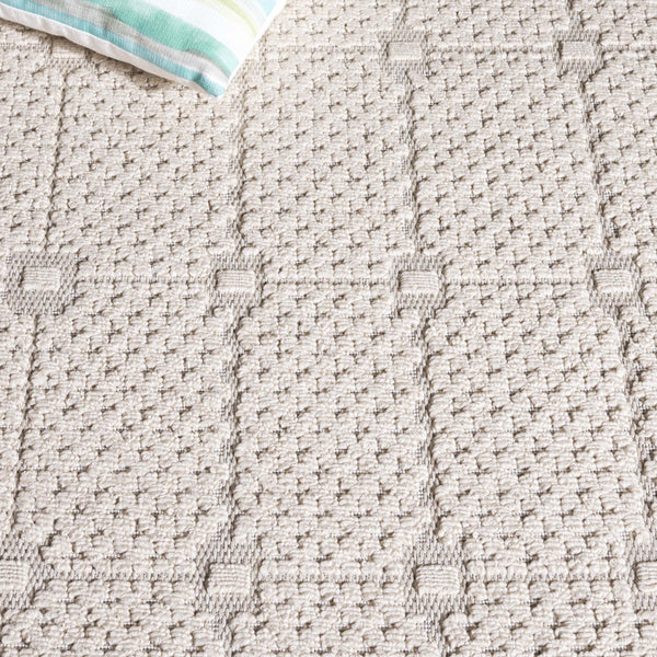 Safavieh Milos Elegant Geometric Rug - Timeless Design, Durable Construction, Perfect For Indoor & Outdoor Spaces Beige Polypropylene Mlo112b-7r