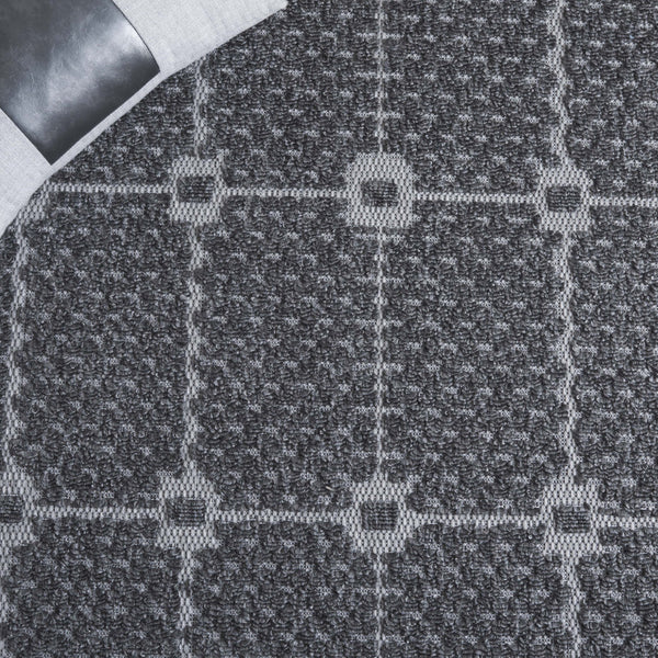 Safavieh Milos Elegant Geometric Rug - Timeless Design, Durable Construction, Perfect For Indoor & Outdoor Spaces Charcoal Polypropylene Mlo112h-7r