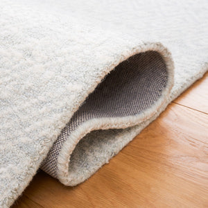 Safavieh Micro-Loop 426 Tufted 80% Wool 20% Cotton Traditional Rug Light Grey / Ivory MLP426F-8