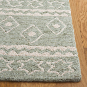 Safavieh Micro-loop Handcrafted Area Rug With Geometric Motifs – Timeless Elegance For Any Room Decor Sage ,Ivory Wool & Cotton Mlp501w-8