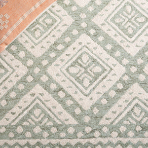 Safavieh Micro-loop Handcrafted Area Rug With Geometric Motifs – Timeless Elegance For Any Room Decor Sage ,Ivory Wool & Cotton Mlp501w-8