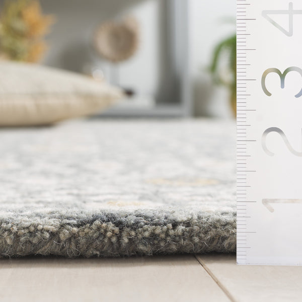 Safavieh Micro-loop Hand-tufted Wool And Cotton Area Rug - Elegant Geometric Design For Modern Homes Silver ,Ivory 80% Wool And 20% Cotton Mlp801g-5sq