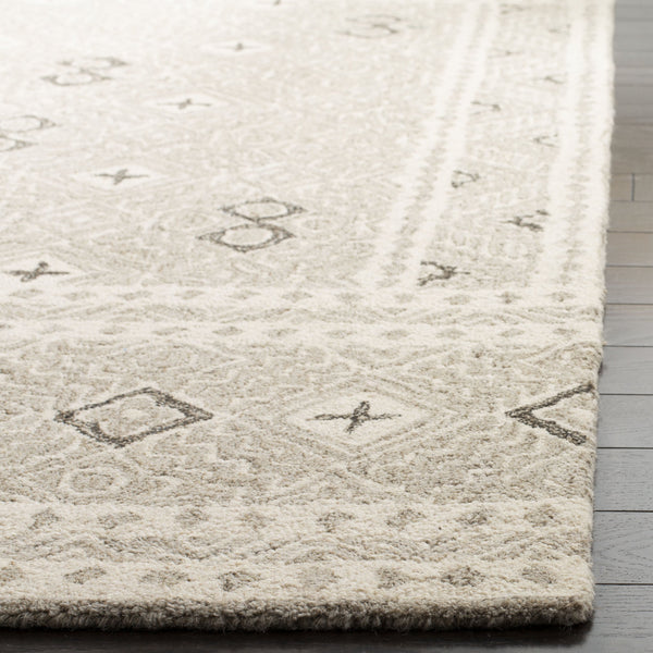 Safavieh Micro-loop Hand-tufted Rug In Elegant Grey And Ivory – Timeless Artistry For Any Home Decor Style Grey ,Ivory 80% Wool And 20% Cotton Mlp803f-25