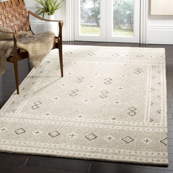 Safavieh Micro-loop Hand-tufted Rug In Elegant Grey And Ivory – Timeless Artistry For Any Home Decor Style Grey ,Ivory 80% Wool And 20% Cotton Mlp803f-25