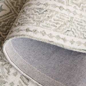 Safavieh Micro-loop Hand-tufted Rug In Elegant Grey And Ivory – Timeless Artistry For Any Home Decor Style Silver ,Ivory 80% Wool And 20% Cotton Mlp803g-4