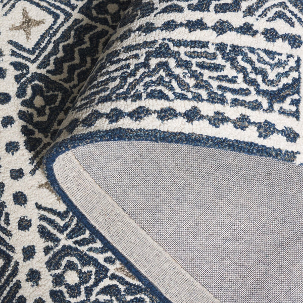 Safavieh Micro-loop Hand-tufted Rug In Elegant Grey And Ivory – Timeless Artistry For Any Home Decor Style Navy ,Ivory 80% Wool And 20% Cotton Mlp803n-27