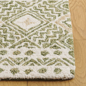 Safavieh Micro-loop Hand-tufted Rug In Elegant Grey And Ivory – Timeless Artistry For Any Home Decor Style Green ,Ivory 80% Wool And 20% Cotton Mlp803y-27