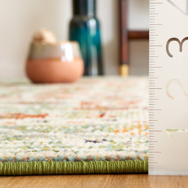 Safavieh Monaco 208 Power Loomed Rug Sage / Rust 5'-1" x 7'-6"