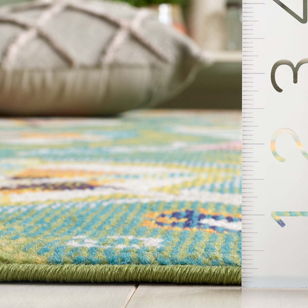 Safavieh Monaco 229 Power Loomed Rug Green / Sage 5'-1" x 7'-6"