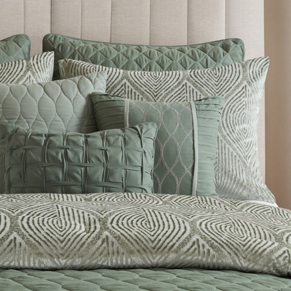 JLA Home Nocturne Velvet Jacquard Comforter Set with Glam Layered Bedding and Tailored Skirt MP10-9071