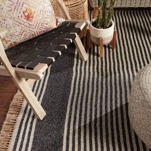 Jaipur Living Morro Bay Strand Mrb01 Handwoven Handmade 100% Polypropylene Lines Stripes Outdoor Rug Black, Beige 100% Polypropylene Rug150102