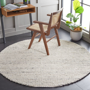 Safavieh Marbella Hand Woven Wool Area Rug - Timeless Elegance With Artisanal Charm For Your Home Decor Grey ,Ivory Wool Mrb205f-5