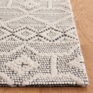 Safavieh Marbella 453 MRB453 Handloomed  Rug Grey / Ivory MRB453F-6