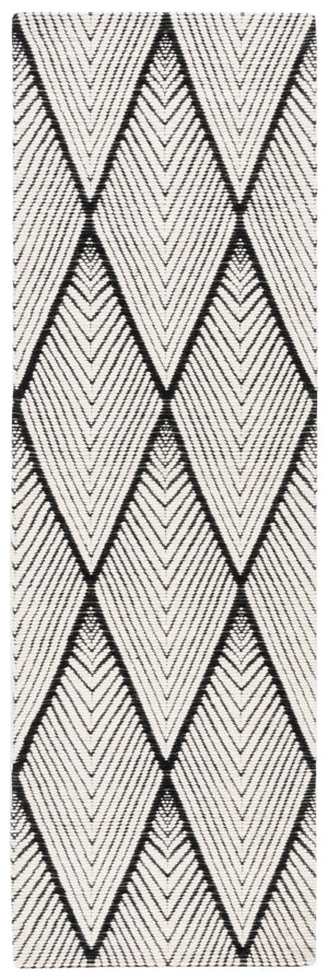 Safavieh Marbella 454 Handloomed  Rug Black / Ivory 2'-6" x 8'