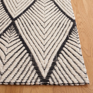 Safavieh Marbella 454 MRB454 Handloomed  Rug Black / Ivory MRB454Z-6