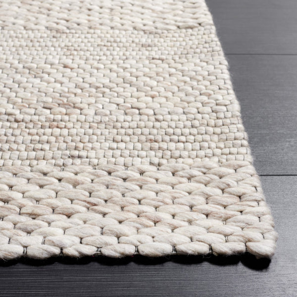 Safavieh Marbella 556 Hand Loomed 60% Wool, 20% Nylon, and 20% Cotton Modern Rug Beige MRB556B-8