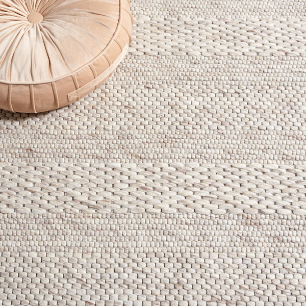 Safavieh Marbella 556 Hand Loomed 60% Wool, 20% Nylon, and 20% Cotton Modern Rug Beige MRB556B-8