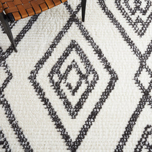 Safavieh Marrakesh 304 Power Loomed  Rug Ivory / Dark Grey MRK304A-9