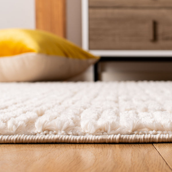 Safavieh Marrakesh Luxurious Tassel Area Rug In Elegant Beige For A Chic Home Décor Upgrade Beige Polyester Mrk517c-220