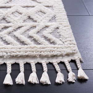 Safavieh Marrakech Beige And Grey Geometric Area Rug - 6'6" X 9' Soft, Stylish, Durable For Modern Homes Beige ,Grey Polyester Mrk566b-6