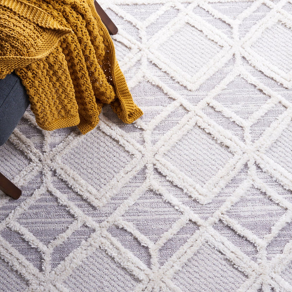 Safavieh Marrakech Beige And Grey Geometric Area Rug - 6'6" X 9' Soft, Stylish, Durable For Modern Homes Beige ,Grey Polyester Mrk566b-6