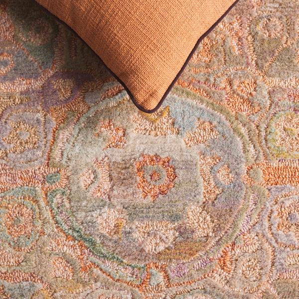 Safavieh Marquee Hand-tufted Area Rug - Elegant Traditional Design, Soft Polyester Pile, Timeless Charm Rust ,Green Polyester Pile Mrq105p-4