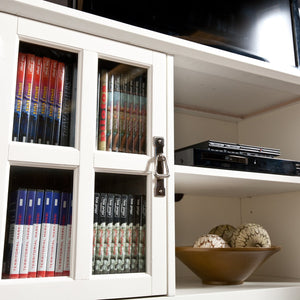 Safavieh Remington Farmhouse Media Stand With Tempered Glass Top And Windowpane Cabinet Doors MS9908