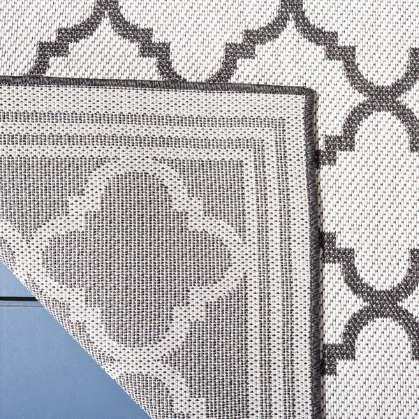 Safavieh Msr Area Rug - Timeless Quatrefoil Design For Indoor & Outdoor Spaces, Soft, Durable & Easy To Maintain Light Grey ,Charcoal Polypropylene Msr121a-6