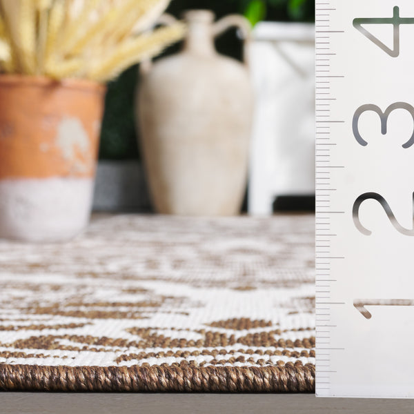 Safavieh Msr Elegant Damask Area Rug - Luxurious Indoor/Outdoor Décor For Timeless Sophistication And Style Cream ,Beige Polypropylene Msr135c-5