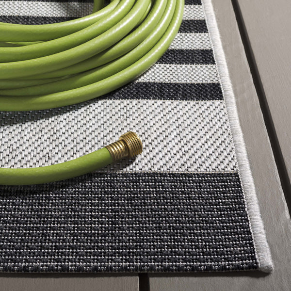 Safavieh Msr Indoor/Outdoor Area Rug - Stylish Striped Design In Sophisticated Grey Tones For Any Space Light Grey ,Charcoal Polypropylene Msr222f-5
