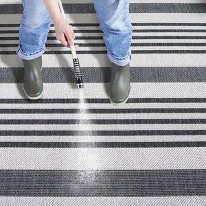 Safavieh Msr Indoor/Outdoor Area Rug - Stylish Striped Design In Sophisticated Grey Tones For Any Space Light Grey ,Charcoal Polypropylene Msr222f-5