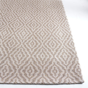 Safavieh Martha Stewart Cotton Area Rug: Elegant Geometric Design For Timeless Home Decor And Comfort Taupe ,Cream 100% Cotton Msr484e-25