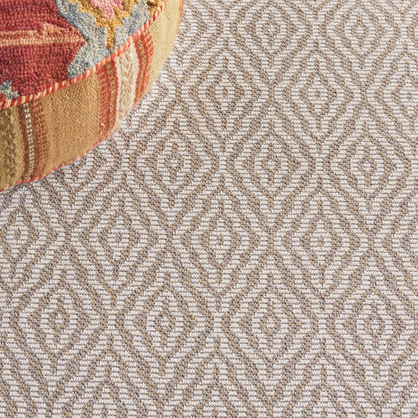 Safavieh Martha Stewart Cotton Area Rug: Elegant Geometric Design For Timeless Home Decor And Comfort Taupe ,Cream 100% Cotton Msr484e-25