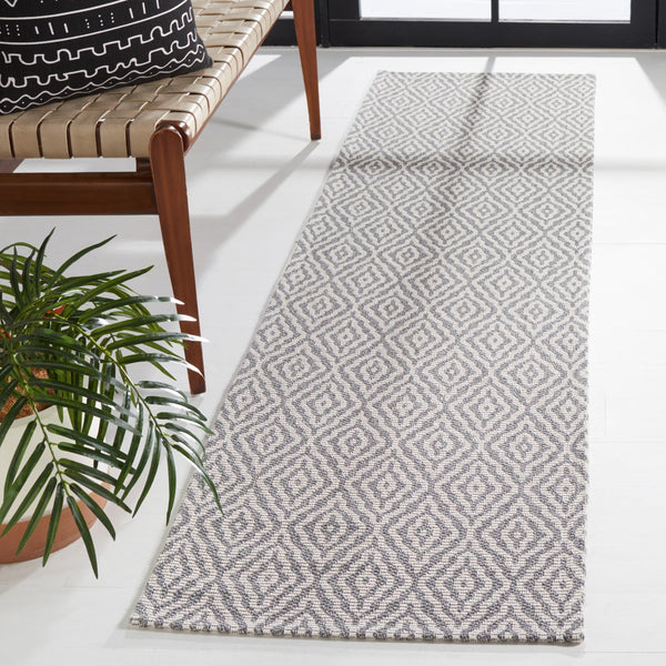 Safavieh Martha Stewart Cotton Area Rug: Elegant Geometric Design For Timeless Home Decor And Comfort Grey ,Ivory 100% Cotton Msr484f-4