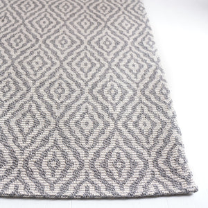 Safavieh Martha Stewart Cotton Area Rug: Elegant Geometric Design For Timeless Home Decor And Comfort Grey ,Ivory 100% Cotton Msr484f-4