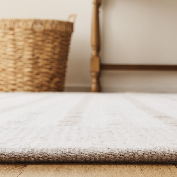 Safavieh Martha Handwoven Area Rug In Luxe Wool-cotton Blend For Modern Or Traditional Home Decor Elegance Ivory 85% Wool 15% Cotton Msr9625a-3