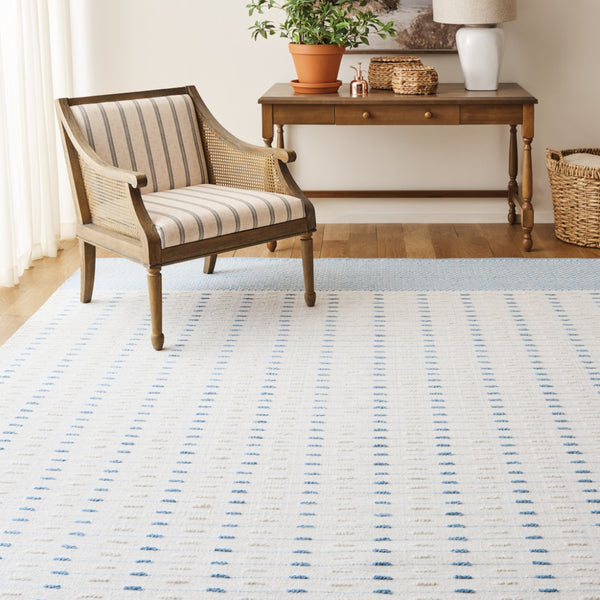 Safavieh Martha Handwoven Area Rug In Luxe Wool-cotton Blend For Modern Or Traditional Home Decor Elegance Light Blue ,Ivory 85% Wool 15% Cotton Msr9625k-4