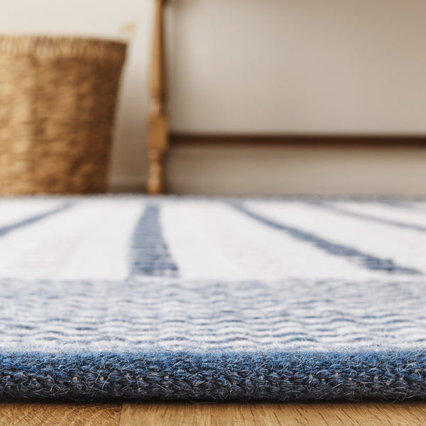 Safavieh Martha Handwoven Area Rug In Luxe Wool-cotton Blend For Modern Or Traditional Home Decor Elegance Navy ,Ivory 85% Wool 15% Cotton Msr9625n-4