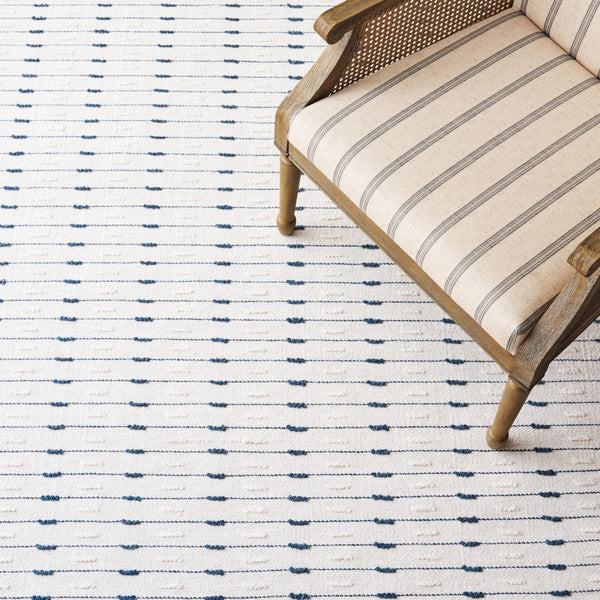 Safavieh Martha Handwoven Area Rug In Luxe Wool-cotton Blend For Modern Or Traditional Home Decor Elegance Navy ,Ivory 85% Wool 15% Cotton Msr9625n-4