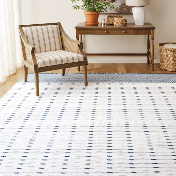 Safavieh Martha Handwoven Area Rug In Luxe Wool-cotton Blend For Modern Or Traditional Home Decor Elegance Navy ,Ivory 85% Wool 15% Cotton Msr9625n-4