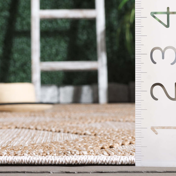 Safavieh Martha Stewart 6'7" Round Area Rug - Elegant Beige/Brown Geometric Design For Indoor & Outdoor Use Beige ,Brown Polypropylene Msro226b-7r